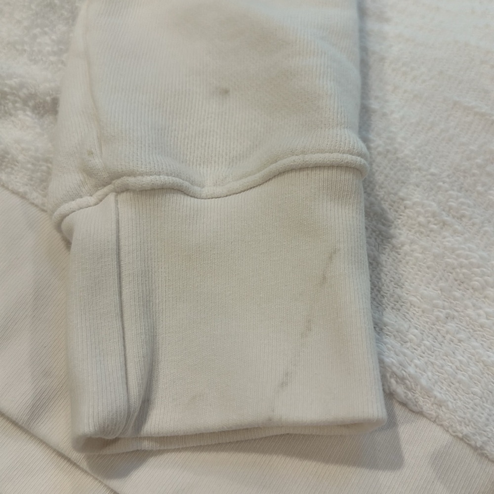 Red Haute pullover - Picture 7 of 7